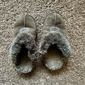 UGG Coquette Grey Fuzzy Women’s Slippers Size 8 Indoor Suede